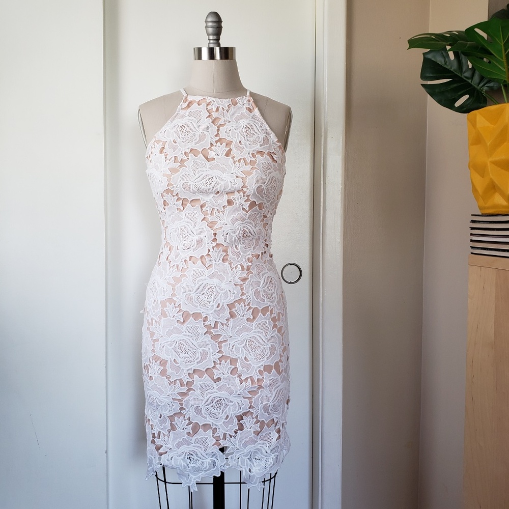 Unforgettable White Lace Dress Size Small NEW!